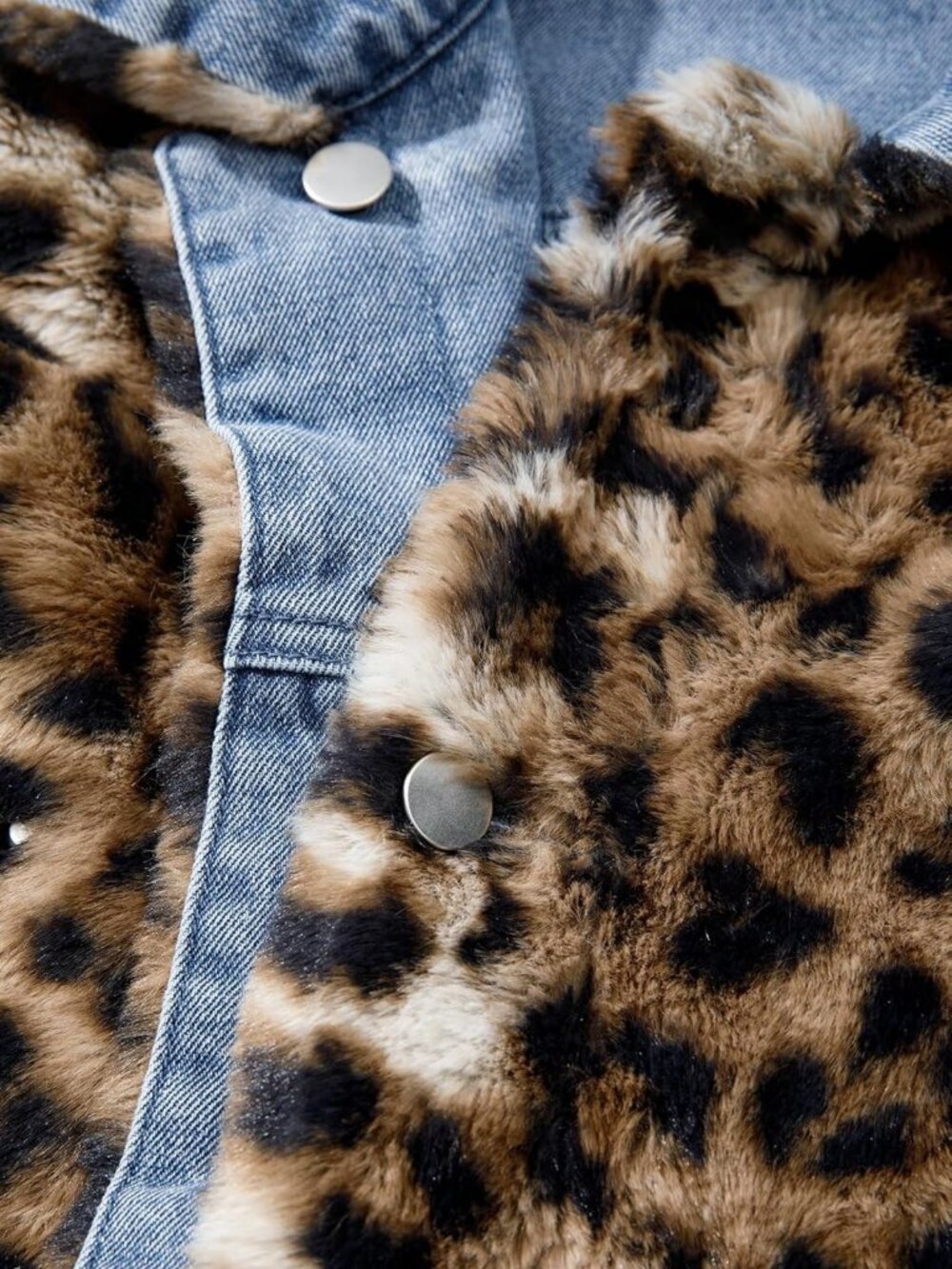 Cozy Leopard Print Reversible Oversized Sherpa Fleece Jean Jacket for Women - Picture 7 of 7